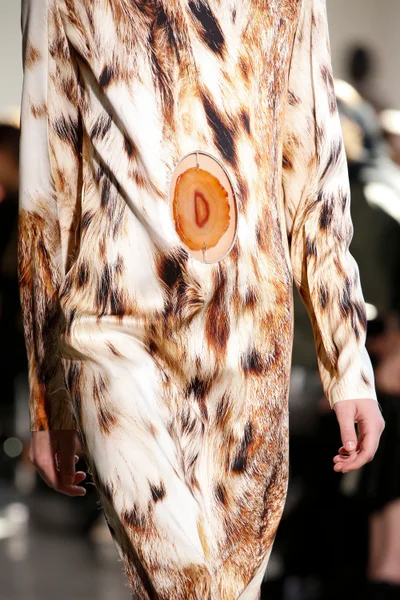 Look 50
